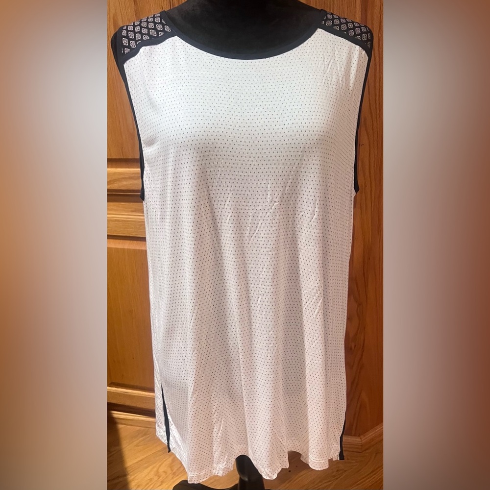 Ann Taylor LOFT Polka Dot Contrast Shoulders & Yoke Sleeveless‎ Rayon Blouse XL